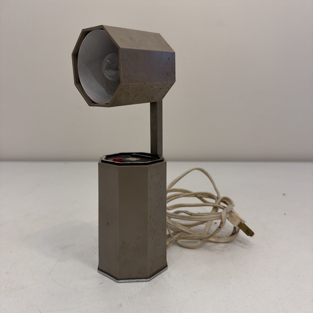 Vintage Vornado White Model 205 Folding Telescoping Hexagon High Intensity Lamp